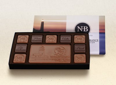 19-Piece Chocolate With Multi Border